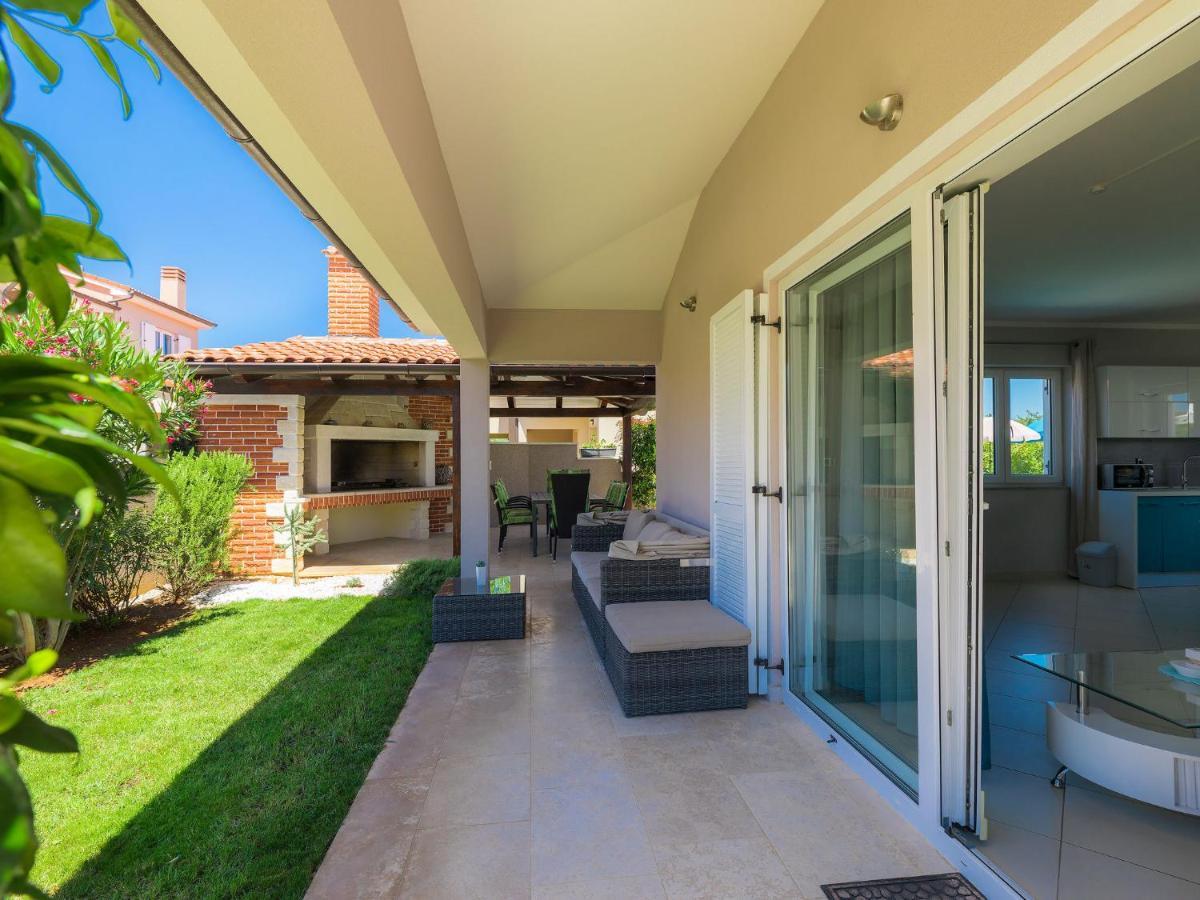 Holiday Home Villa Valentina Loborika Exterior foto